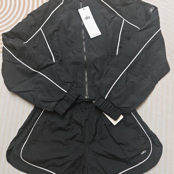 Alo Yoga Black Motivate Full-Zip Track Jacket And Short Set - Picture 2 of 2